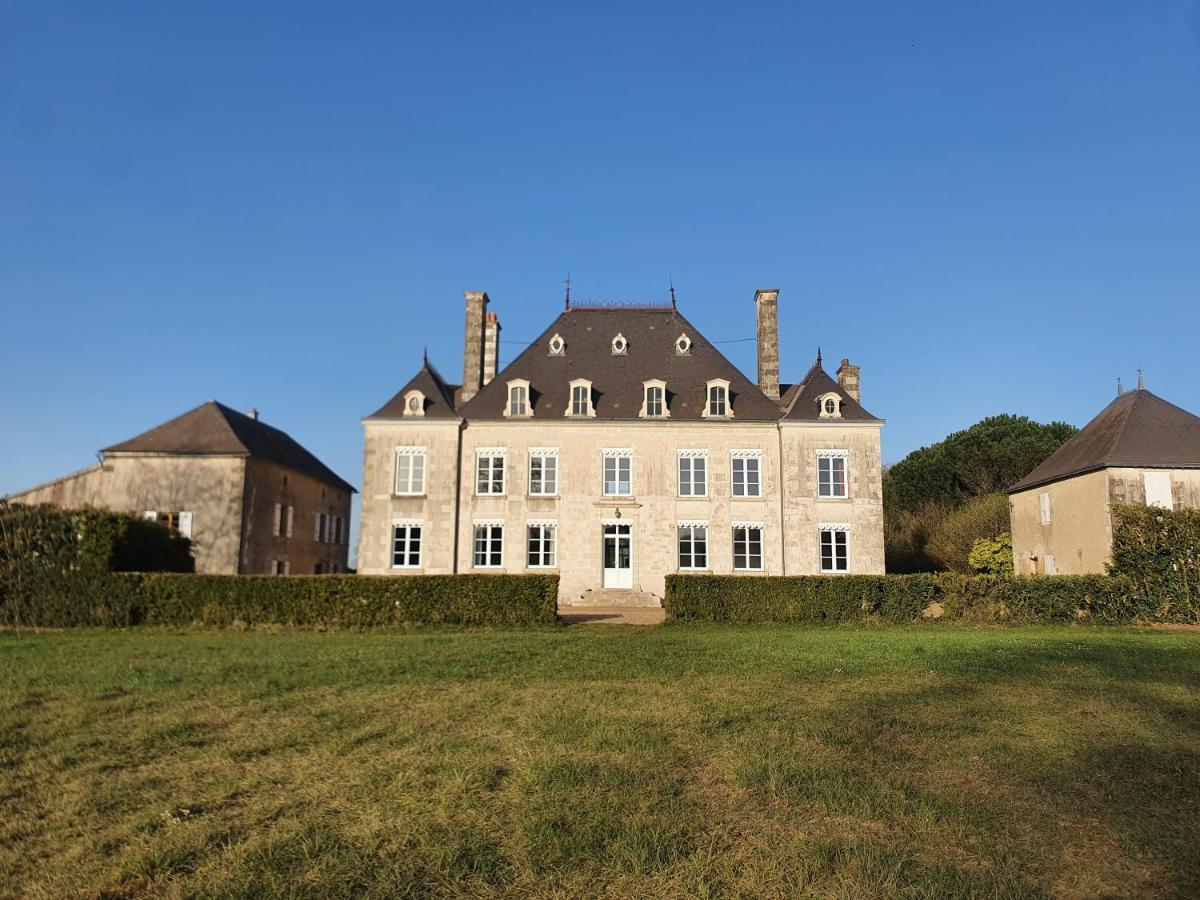 Bed and Breakfast Domaine De La Briouse Sanxay Екстер'єр фото