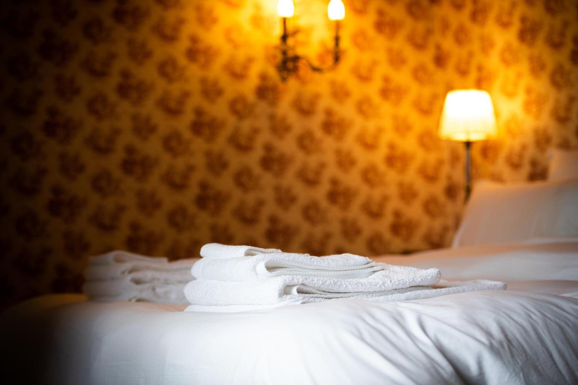 Bed and Breakfast Domaine De La Briouse Sanxay Екстер'єр фото