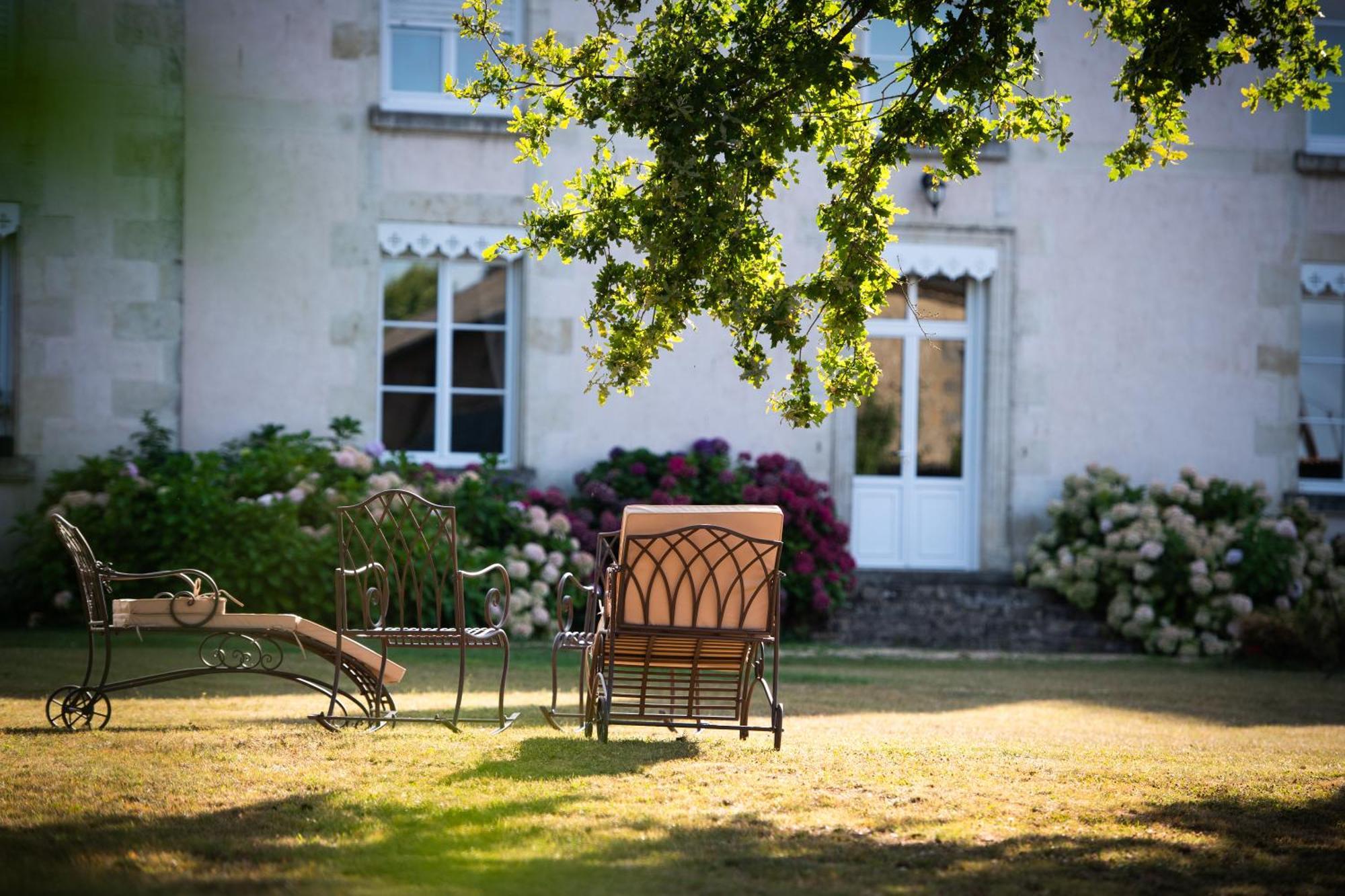 Bed and Breakfast Domaine De La Briouse Sanxay Екстер'єр фото