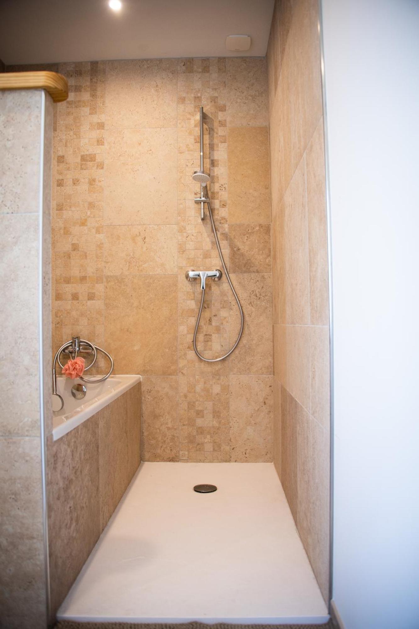 Bed and Breakfast Domaine De La Briouse Sanxay Екстер'єр фото